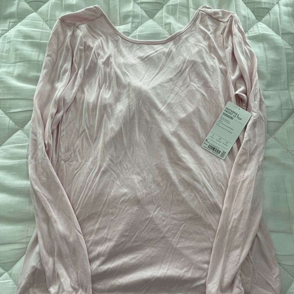 Athleta waterfall top. NWT. Size med